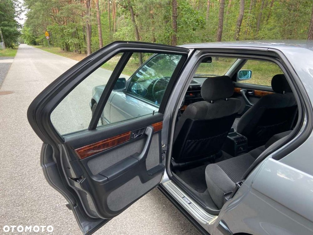 BMW Seria 7 - 36