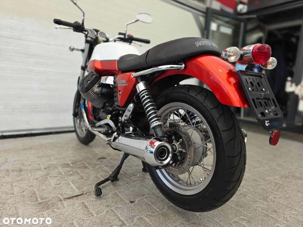 Moto Guzzi V7 - 24