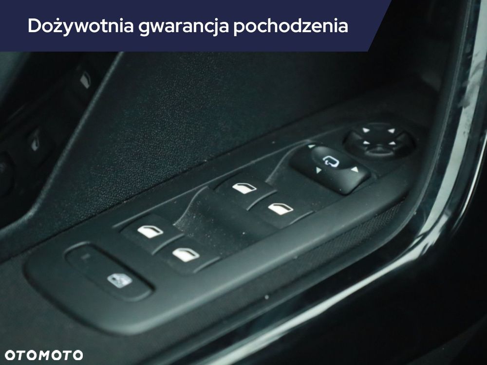 Peugeot 208 - 17