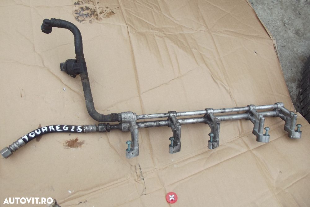 Rampa injectoare VW Touareg 2.5 2002-2010 dezmembrez VW Touareg 2.5BAC - 2