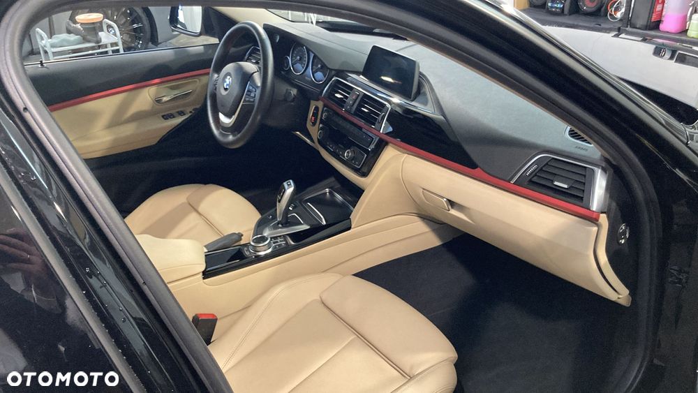 BMW Seria 3 318i Sport Line Shadow - 13