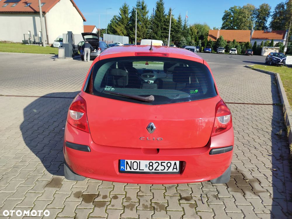 Renault Clio 1.2 16V Authentique - 3