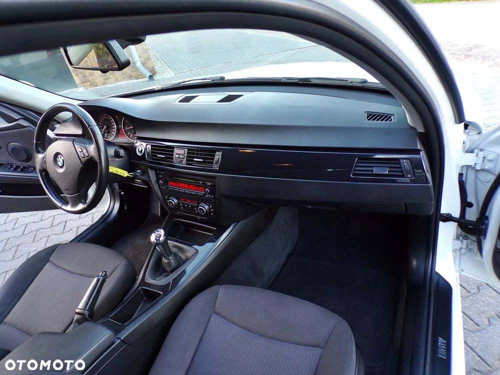 BMW Seria 3 - 16