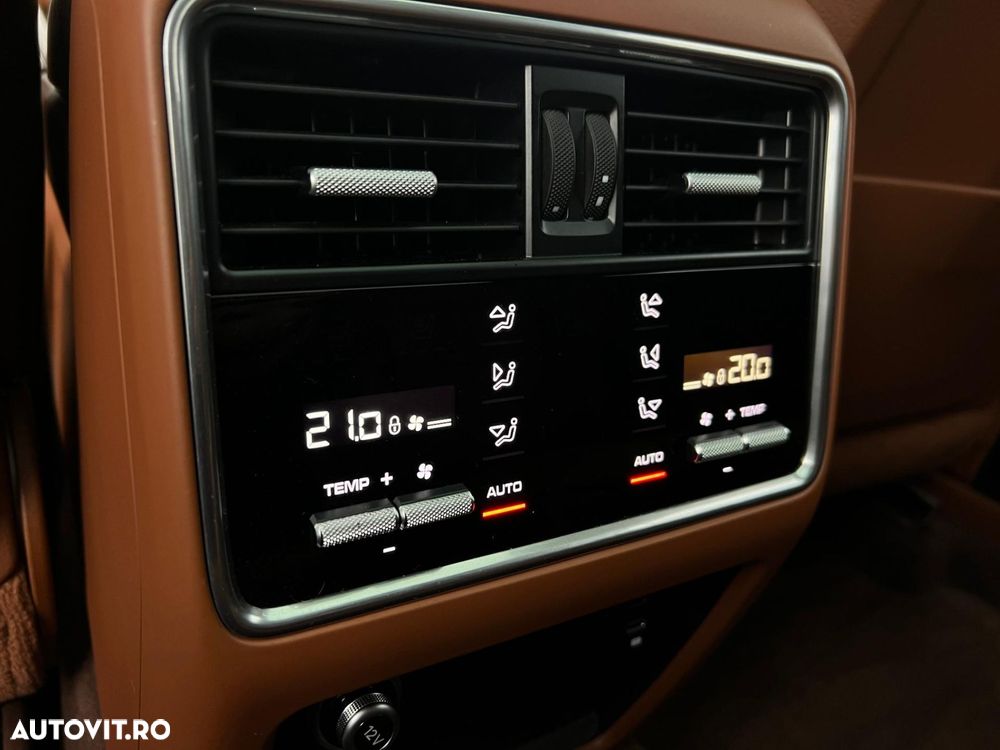 Porsche Cayenne - 20