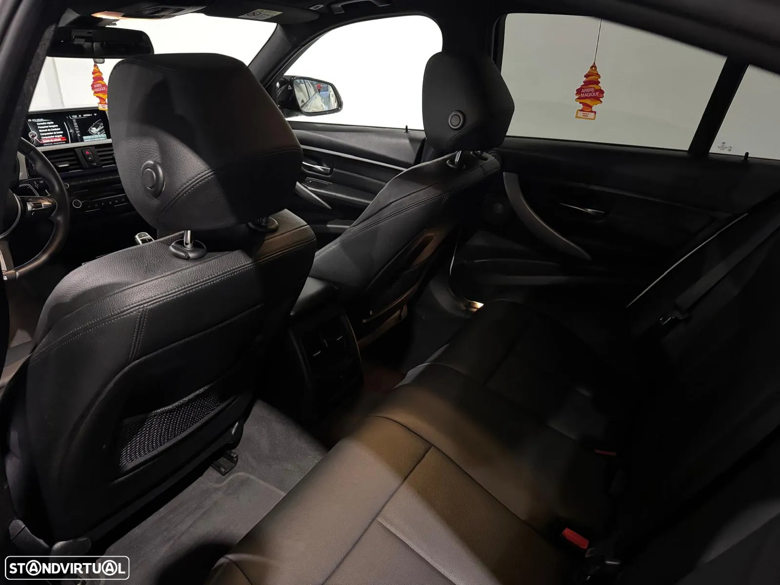 BMW 335 i Auto Pack M - 19