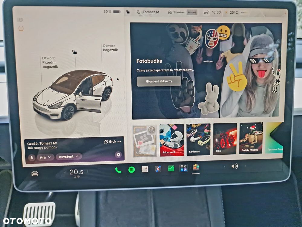 Tesla Model Y Long Range AWD - 11