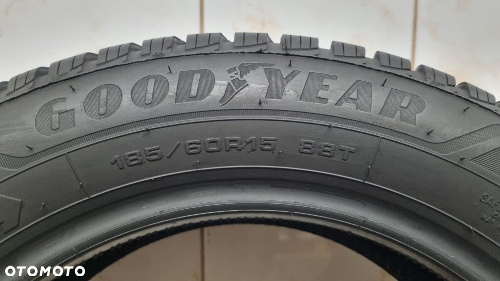 4 opony zimowe 185/60 R15 88T XL GoodYear UltraGrip 9+ - 6
