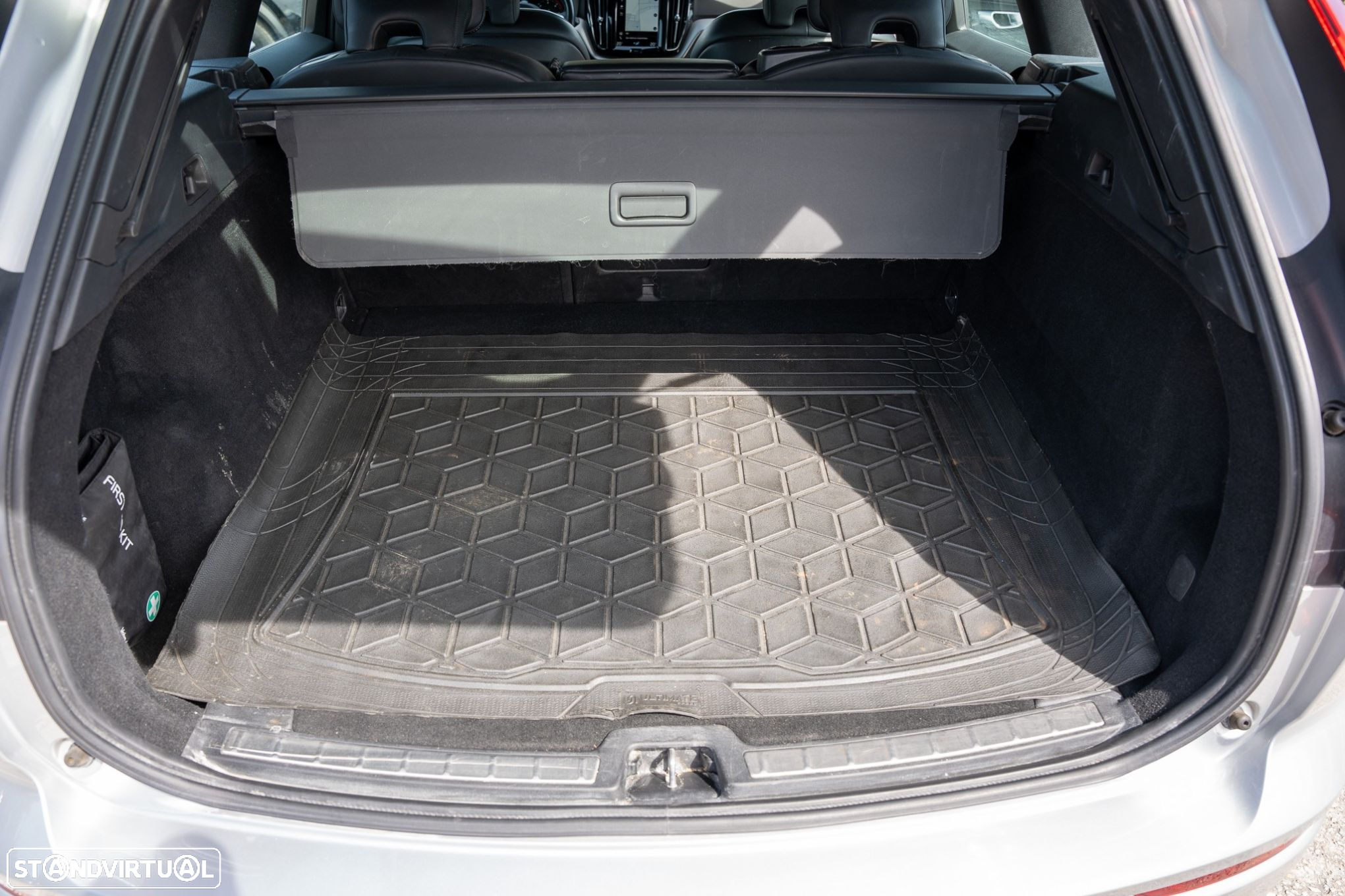 Volvo XC 60 2.0 D4 R-Design Geartronic - 19