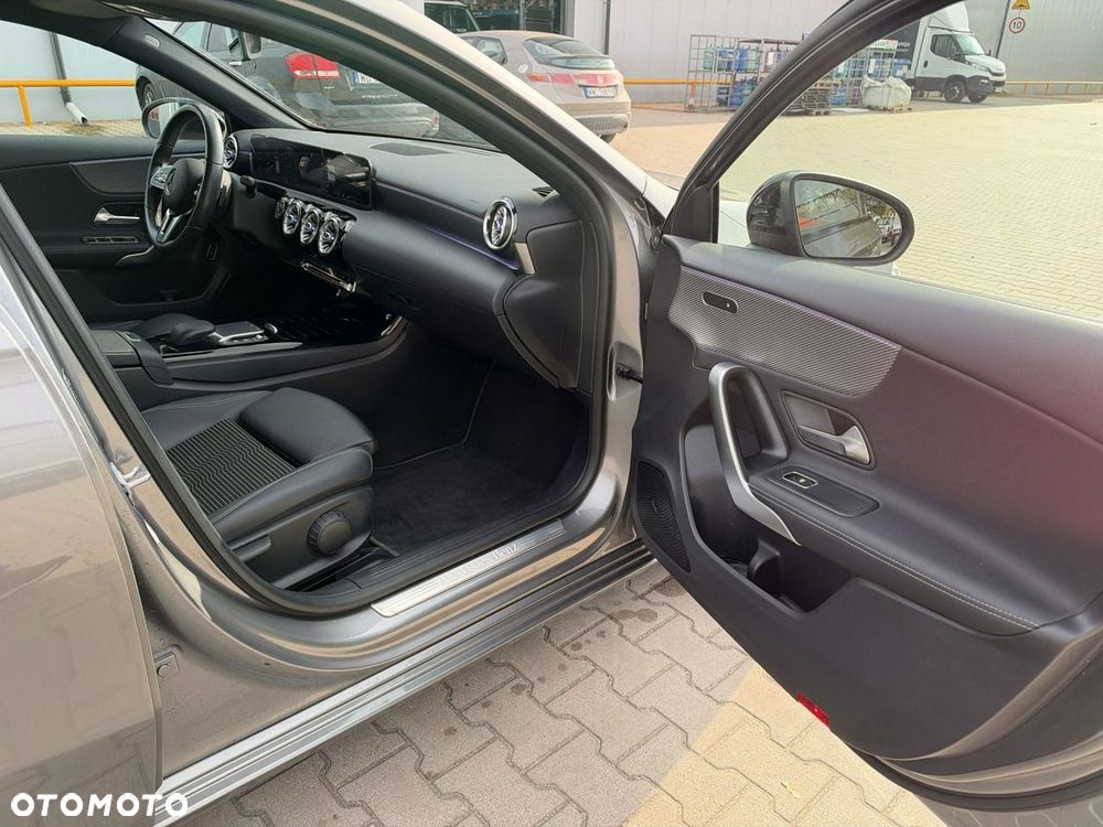 Mercedes-Benz Klasa A 200 7G-DCT Progressive - 19