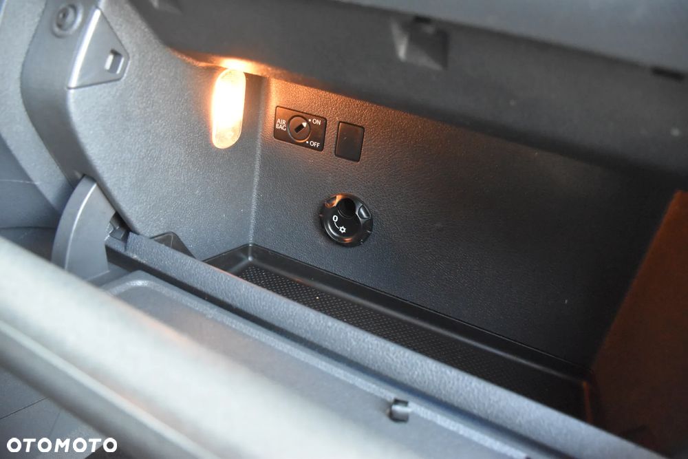 Volkswagen Caddy Maxi Highline DSG - 23
