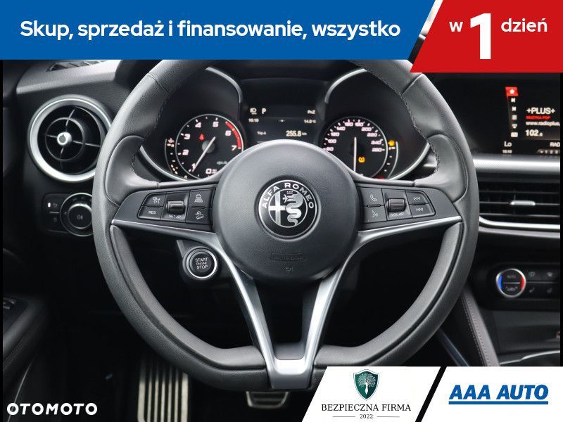 Alfa Romeo Stelvio - 17