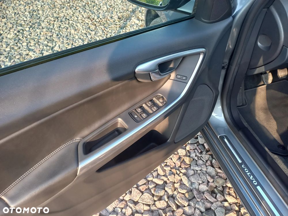 Volvo V60 D2 Drive-E Dynamic Edition (Kinetic) - 15