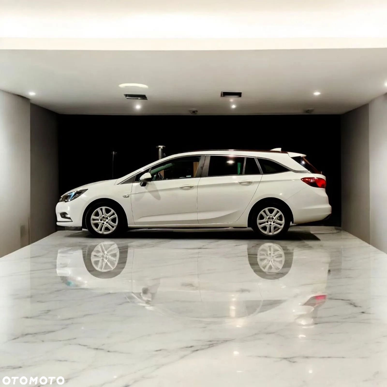 Opel Astra 1.6 D (CDTI) Sports Tourer Edition - 1