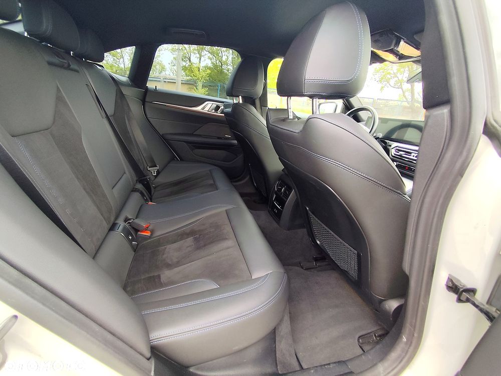 BMW i4 80.7kWh eDrive 35 M Sport - 11