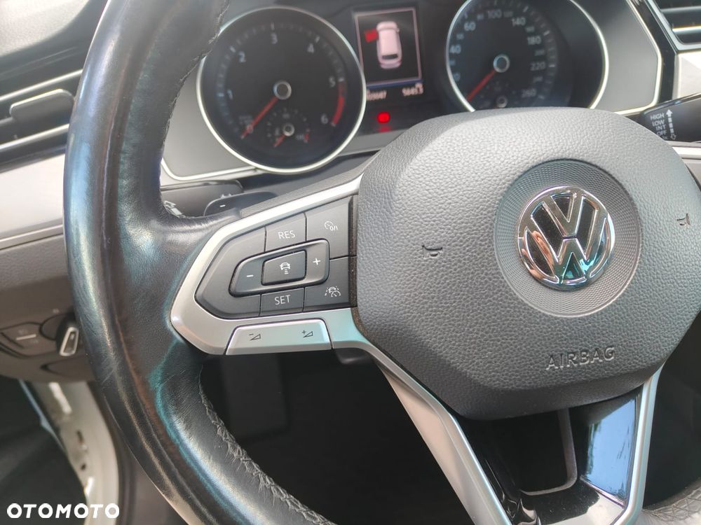 Volkswagen Passat 2.0 TDI SCR DSG Elegance - 22
