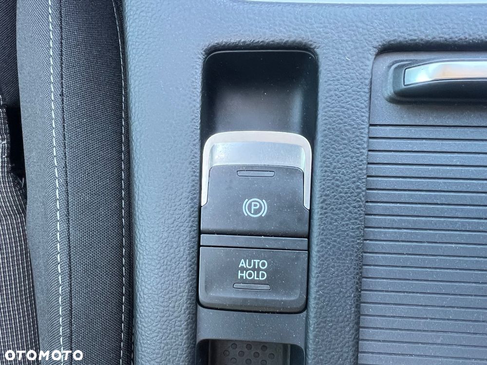 Volkswagen Passat - 35