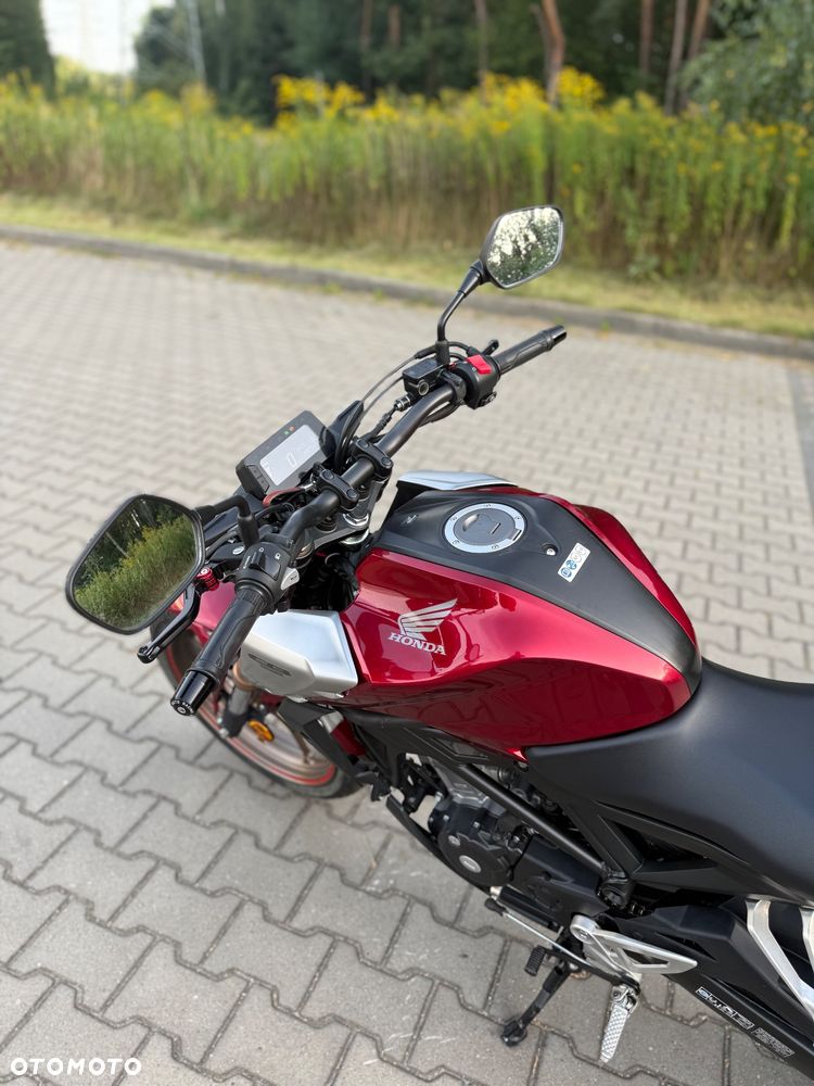 Honda CB - 12