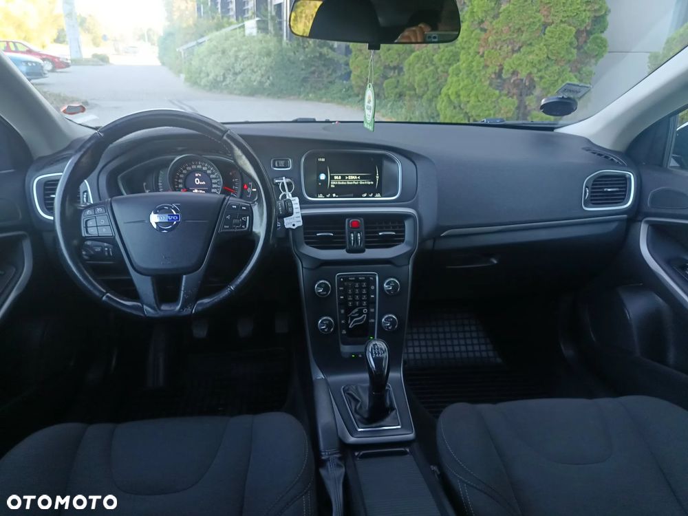 Volvo V40 D4 Momentum - 7