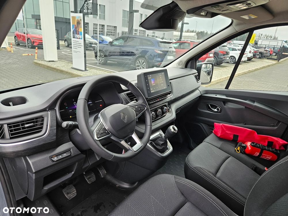 Renault Trafic L1H1 2.0dCi 150 KM - 11