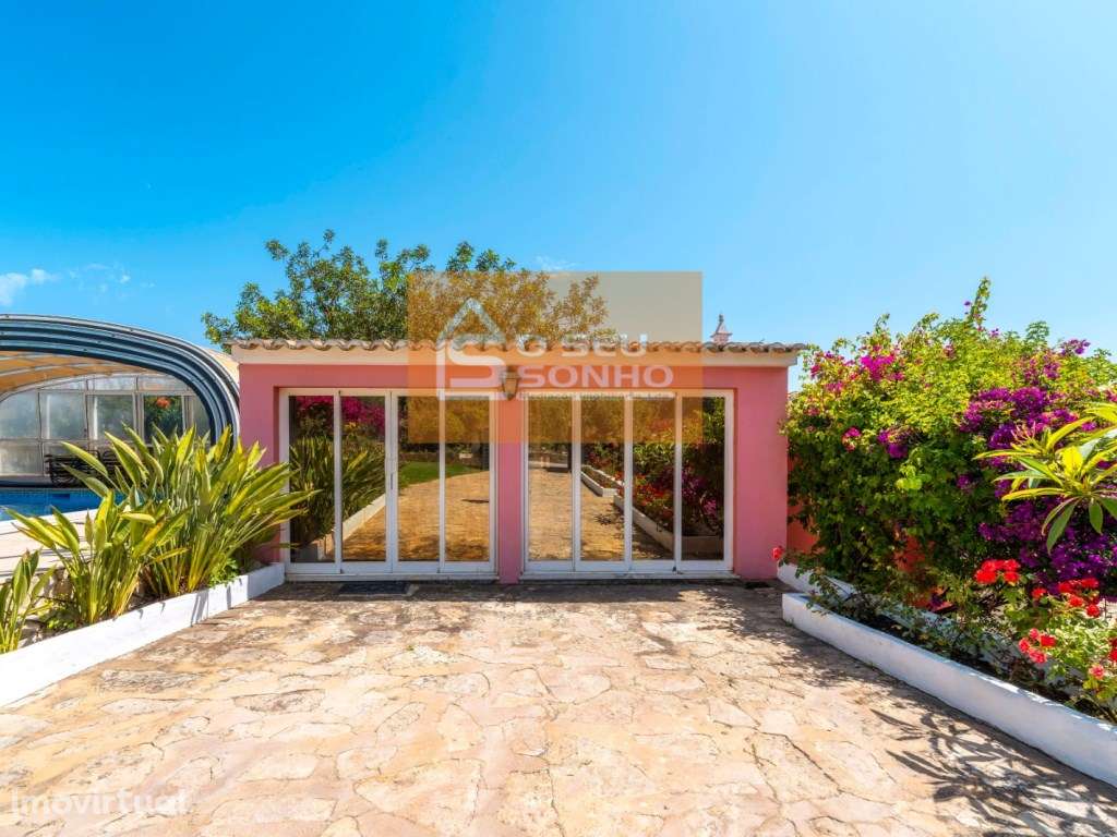 Moradia T4 em Santa Bárbara de Nexe - Grande imagem: 4/23