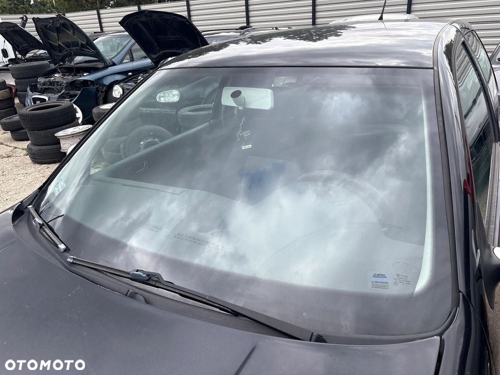 PRZEDNIA SZYBA VW GOLF 4 2001R 1,4B - 1