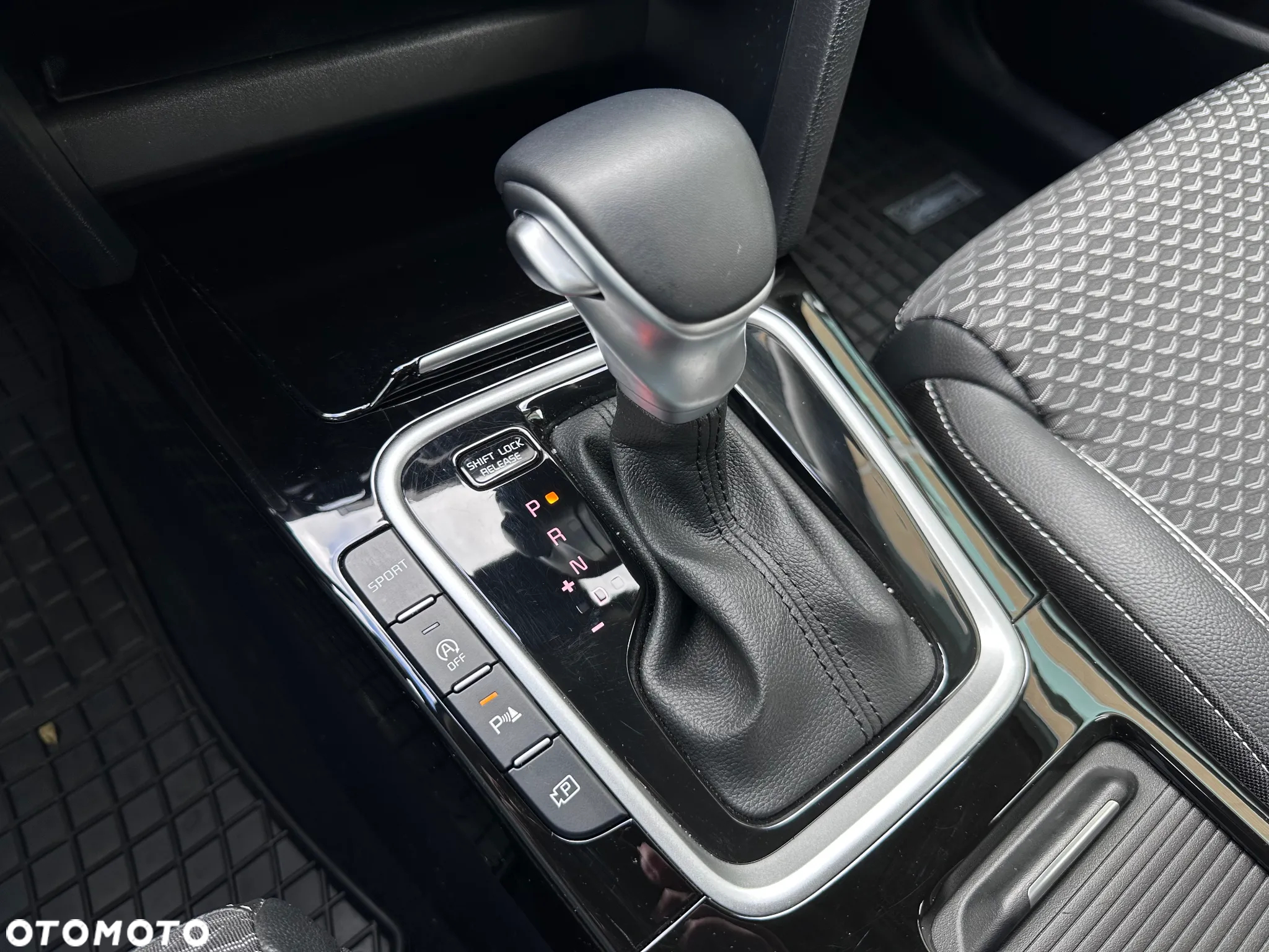 Kia Ceed 1.5 T-GDI Tribute DCT - 17