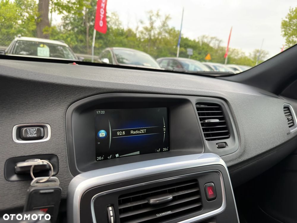 Volvo V60 D3 Drive-E R-Design Momentum - 20