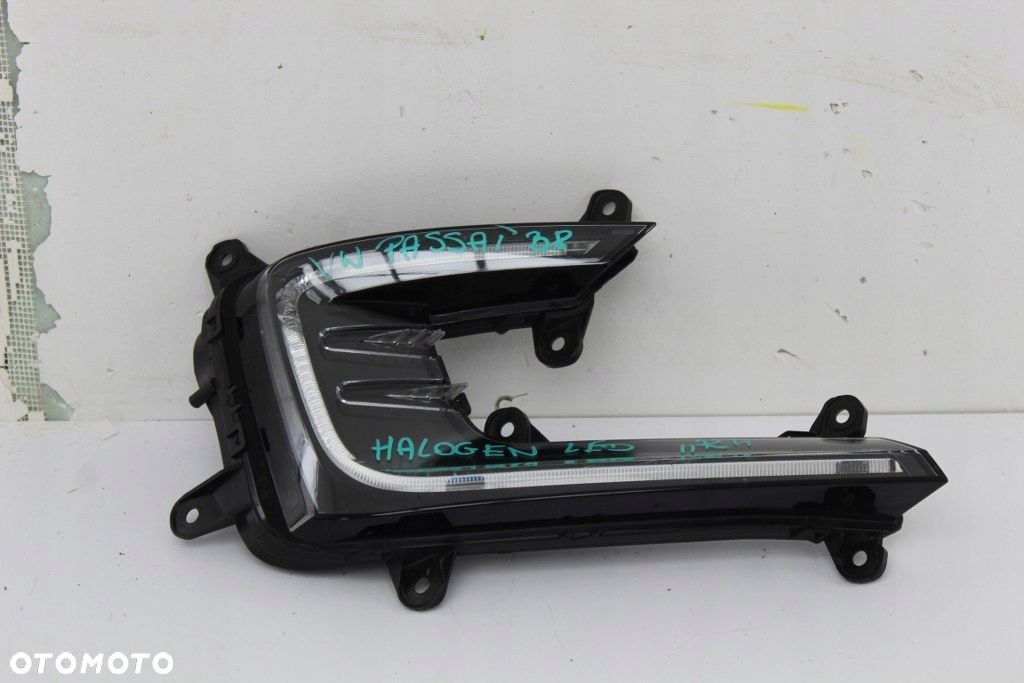 VW Passat B8 3G0 Halogen Led Prawy Igła - 1