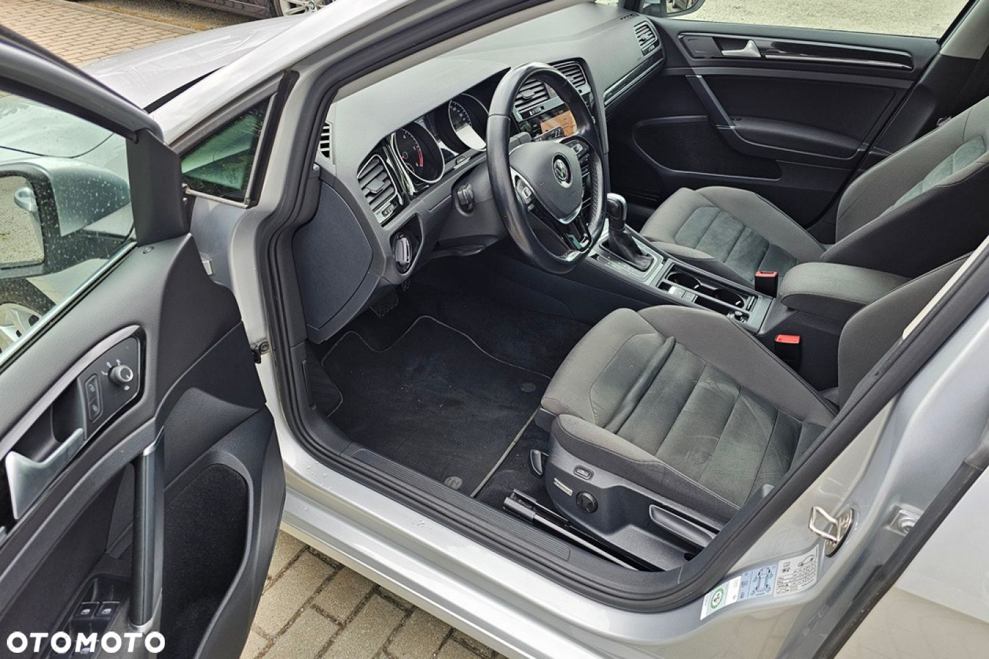 Volkswagen Golf - 14