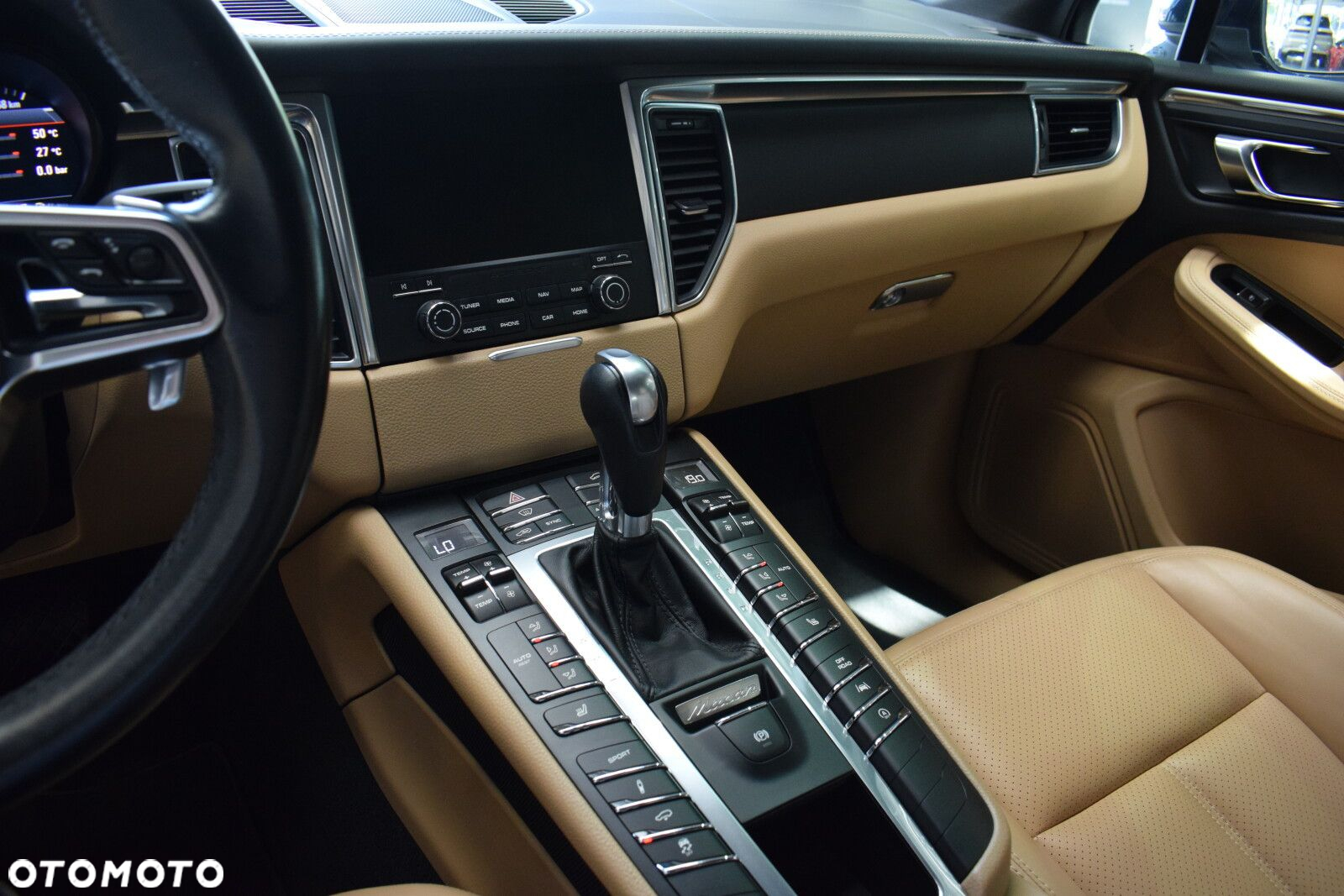 Porsche Macan - 8