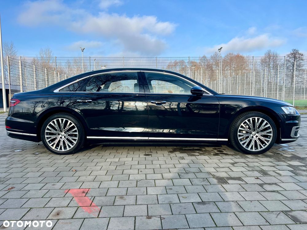 Audi A8 - 6
