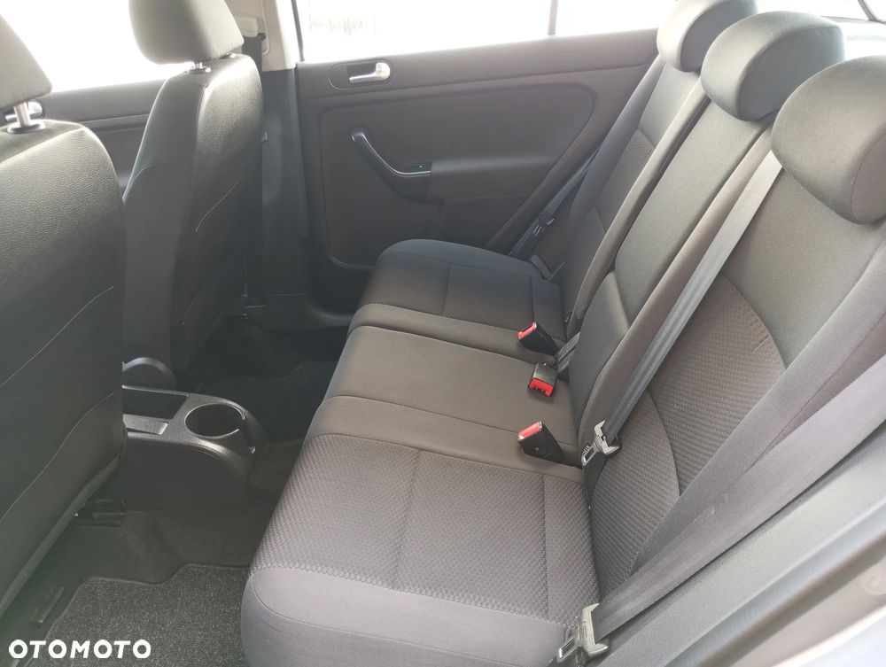 Volkswagen Golf Plus - 9
