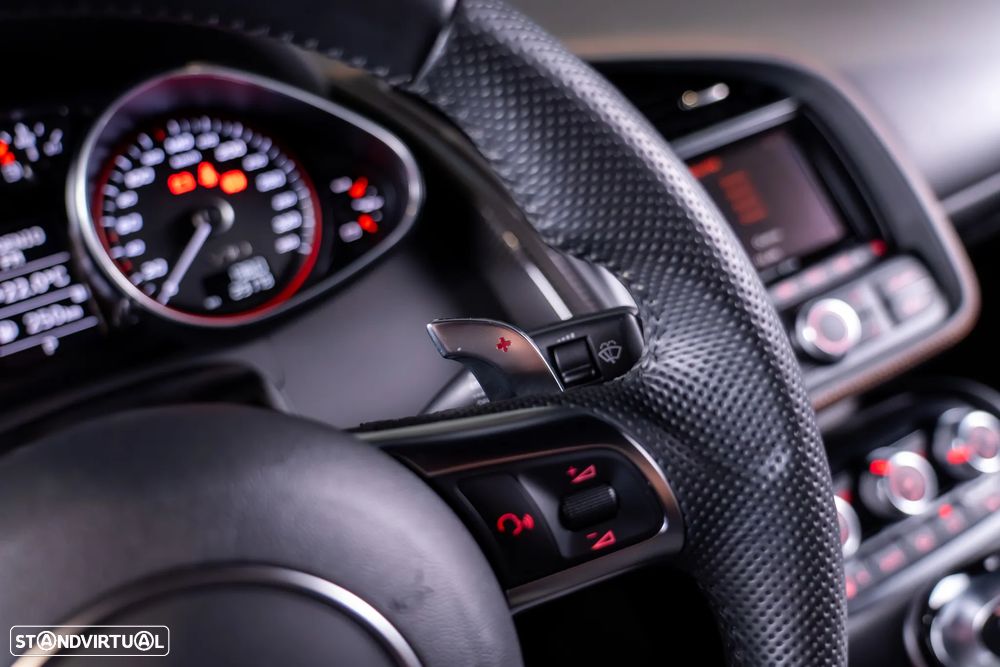 Audi R8 Coupé 5.2 FSI V10 Plus S tronic - 16