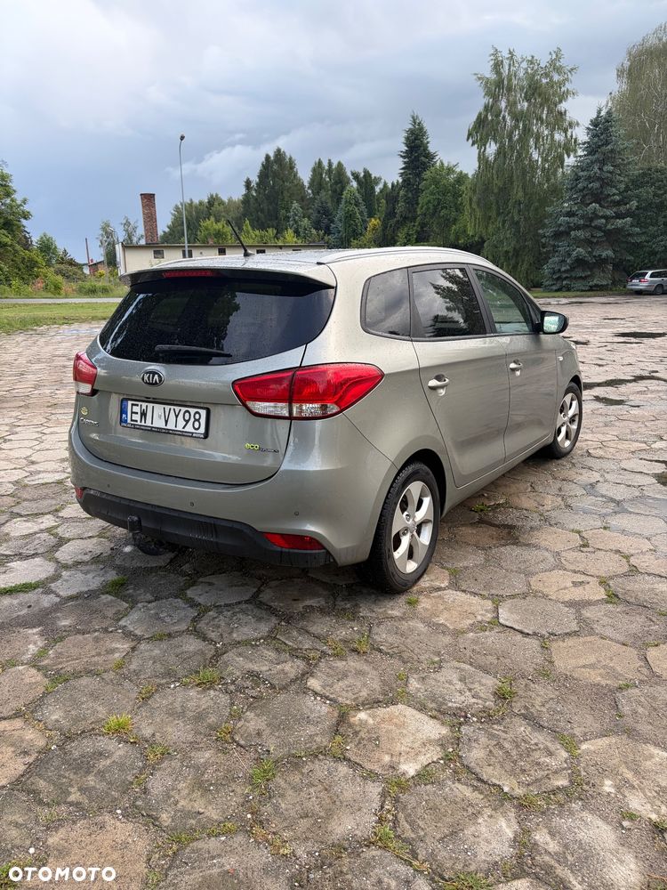 Kia Carens - 7