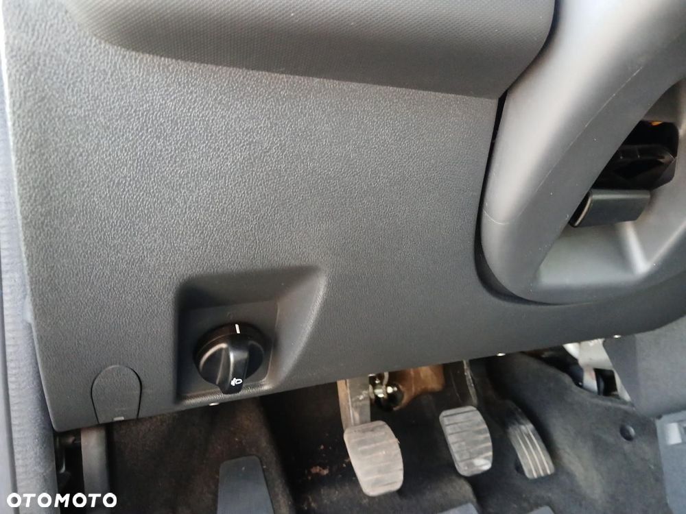 Dacia Duster 1.6 SCe S&S - 23