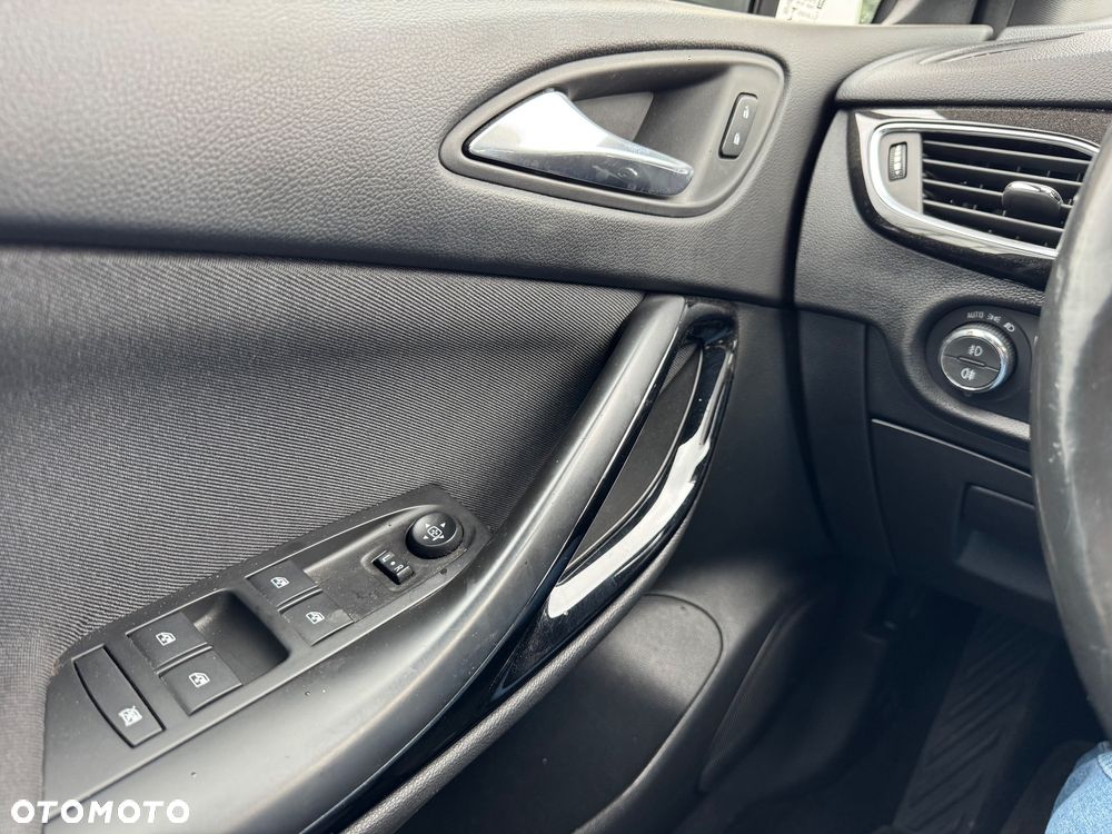 Opel Astra 1.4 Turbo Start/Stop Dynamic - 23