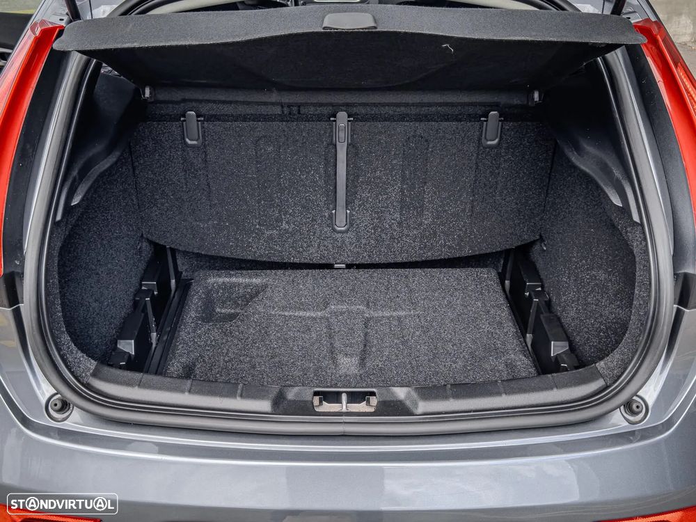 Volvo V40 1.5 T3 Sport Edition Plus Geartronic - 28