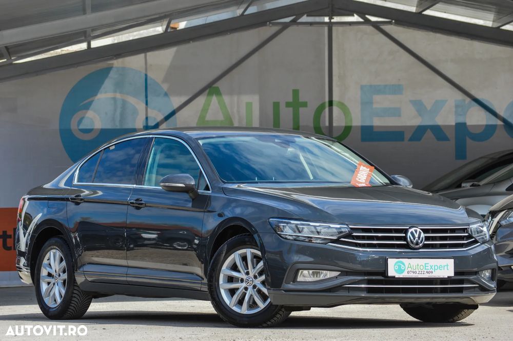 Volkswagen Passat 1.5 TSI ACT DSG Comfortline - 2