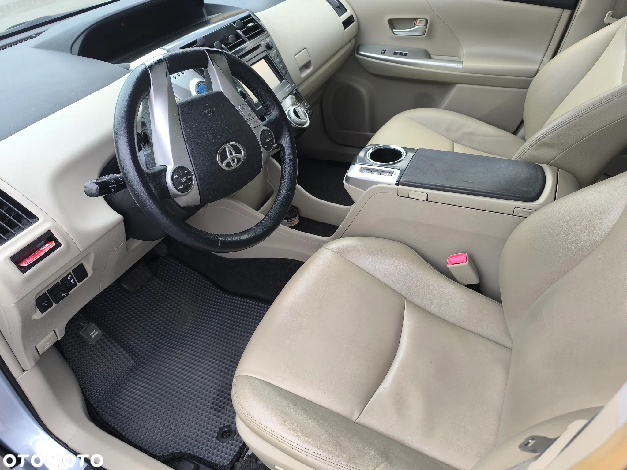 Toyota Prius+ - 8