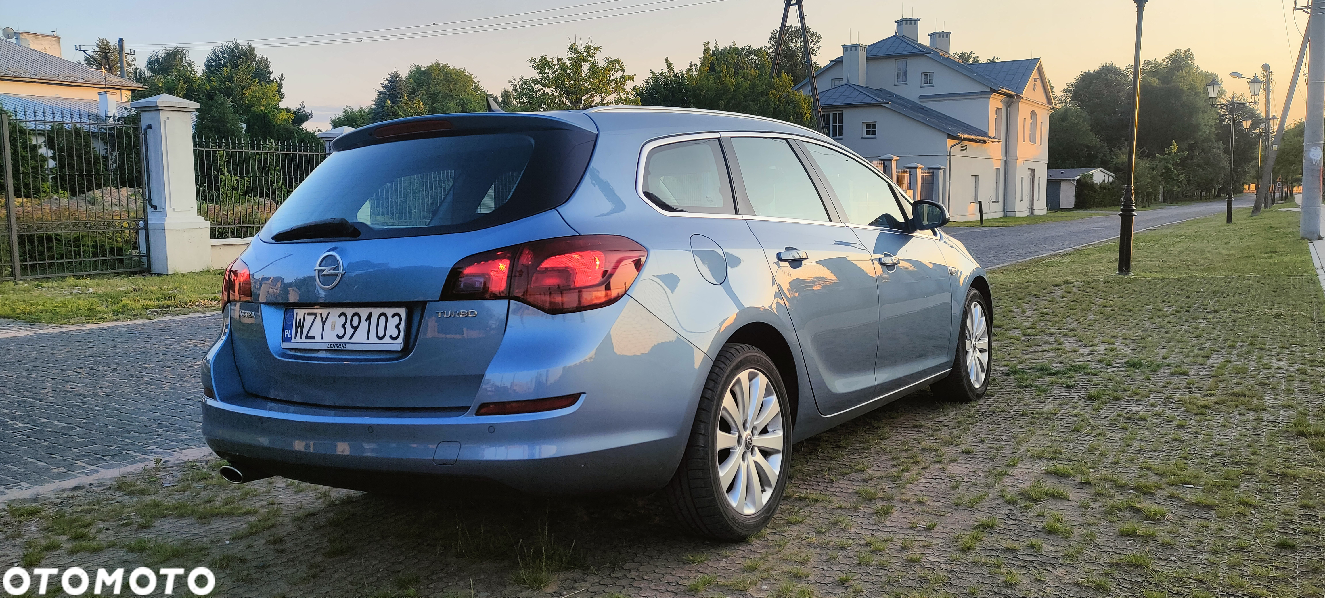 Opel Astra 1.4 Turbo Sports Tourer - 4