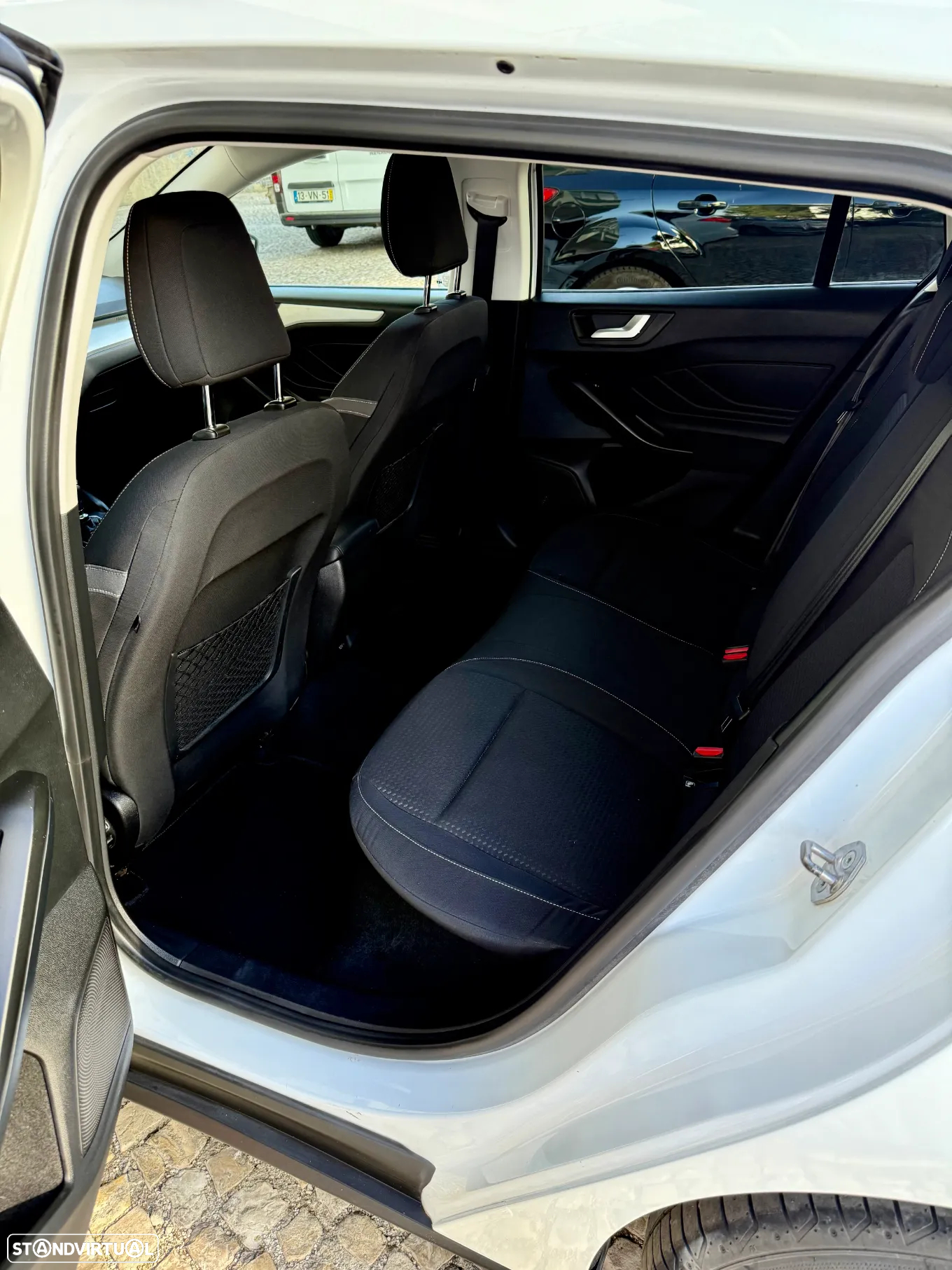 Ford Focus SW 1.5 TDCi EcoBlue Business - 9