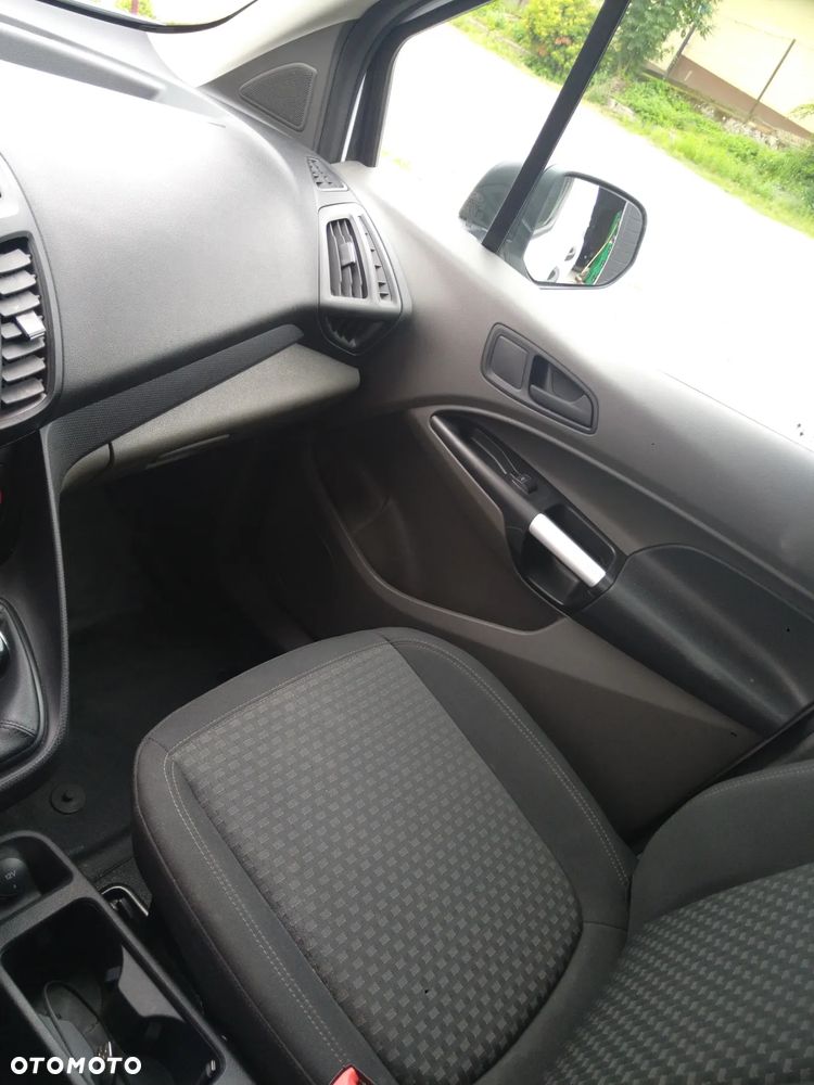 Ford Transit Connect - 18