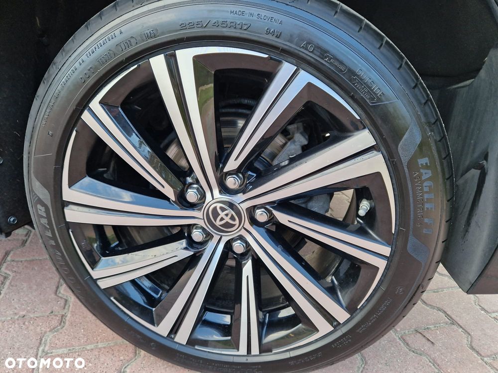 Toyota Corolla 2.0 Hybrid Executive - 12