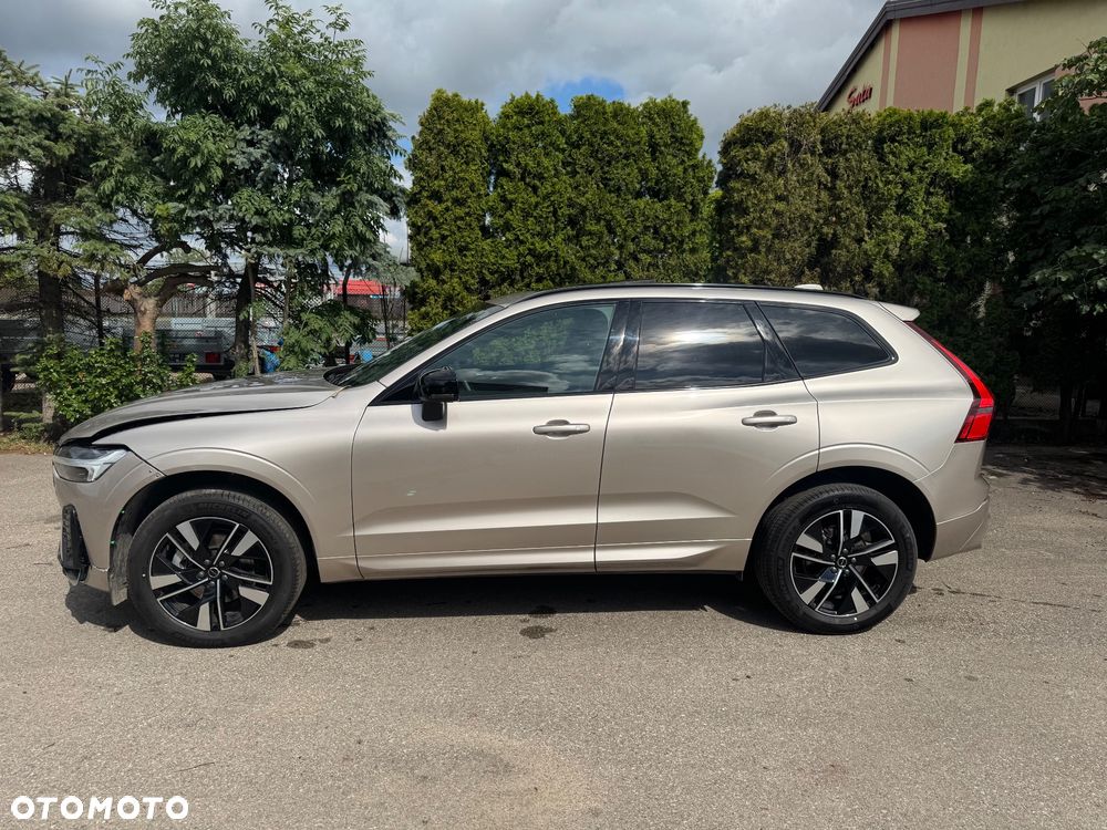 Volvo XC 60 B5 B AWD Plus Black Edition - 32