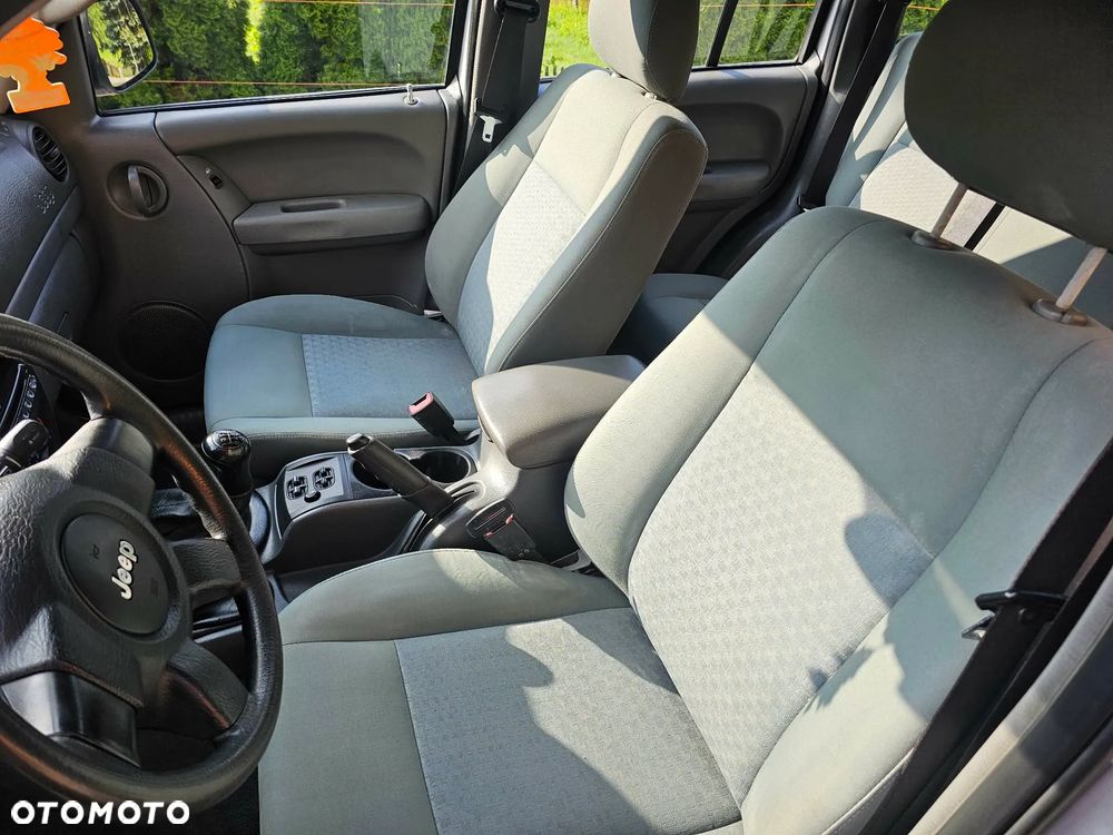 Jeep Cherokee 2.8 CRD Sport - 7