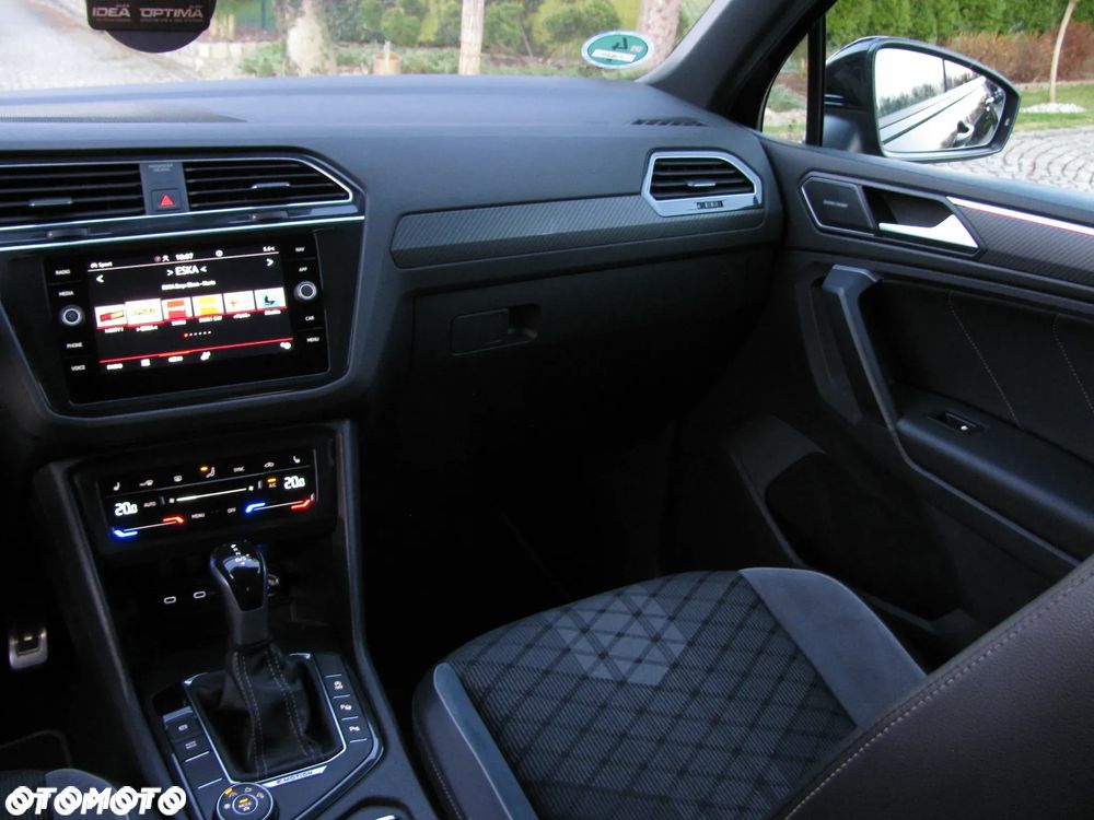 Volkswagen Tiguan 2.0 TDI SCR 4MotION DSG R-Line - 26