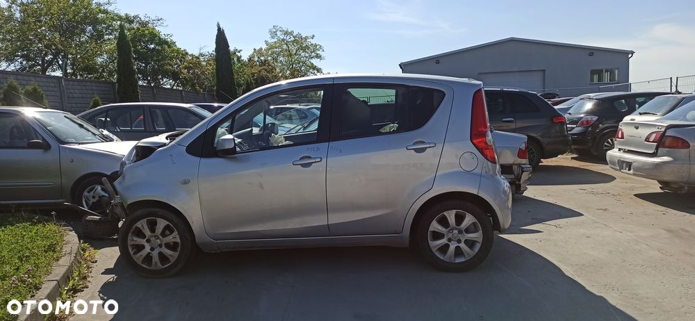 OPEL AGILA B (SUZUKI SPLASH) z silnikiem 1,2 o ozn. K12B i skrzynią manualną lakier zozn. ZCCB - 1
