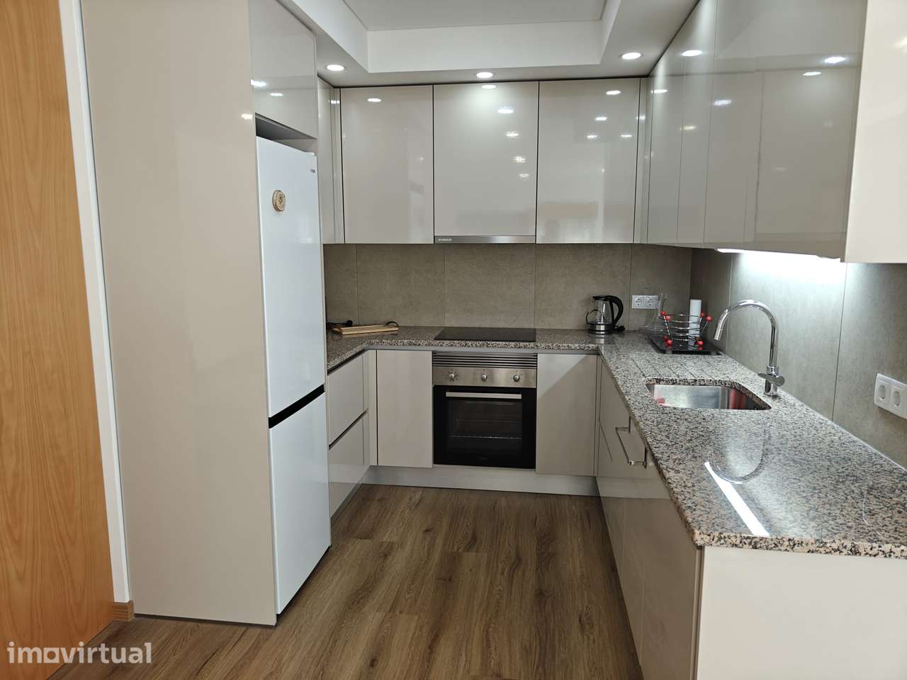 T1+1 Duplex Remodelado mobilado e com despesas incluídas entroncamento - Grande imagem: 3/49