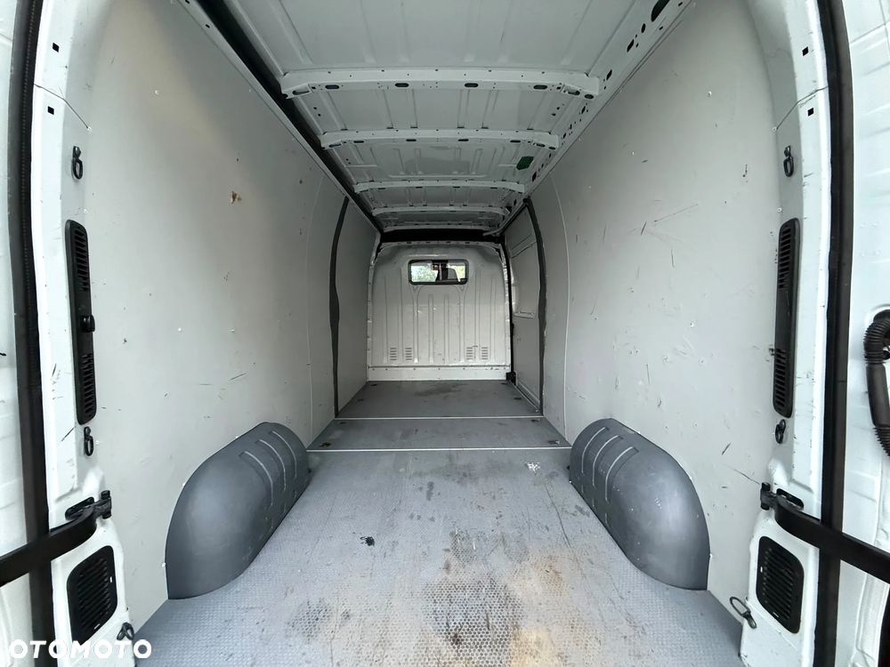 Nissan NV400 - 29