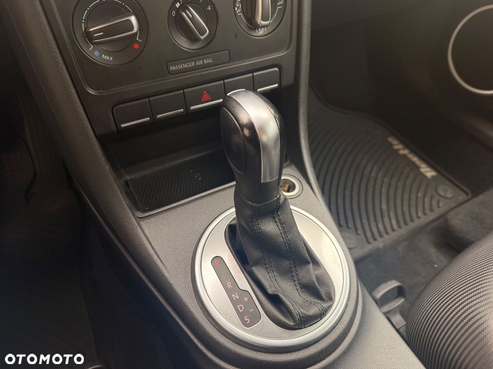 Volkswagen New Beetle - 18